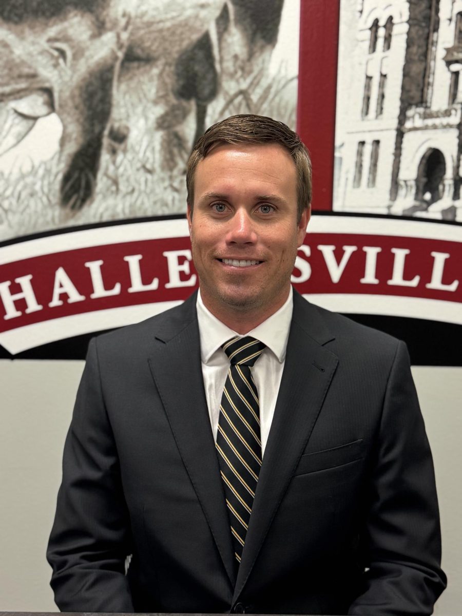 Hallettsville High School Principal Named Region 3 Principal Of The Year